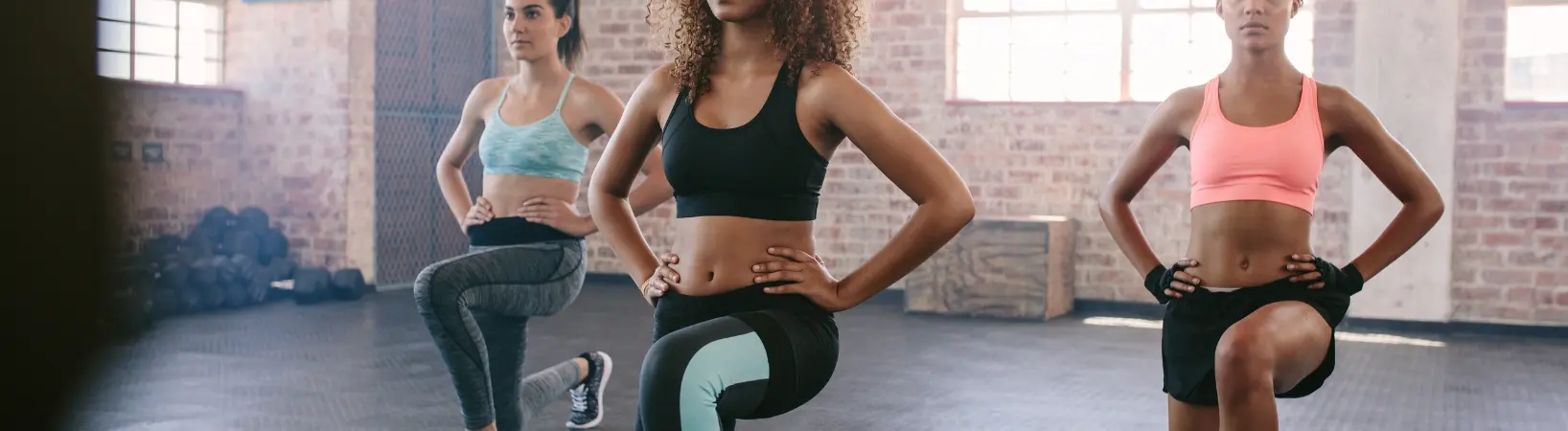 abbigliamento sportivo con logo