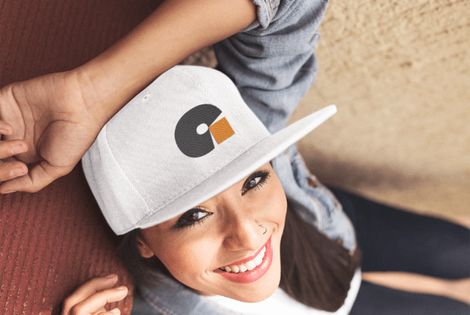 Merch dla influencerów – jak go zaprojektować, by się sprzedawał?