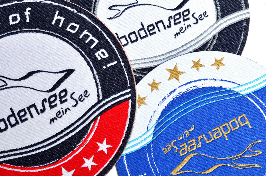 Gosto tkane etikete z mikro detajli logotipa